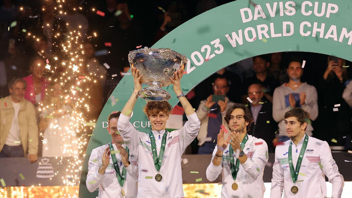 Jannik Sinner fa la Storia a Malaga: la Coppa Davis torna in Italia dopo 47 anni, Australia battuta 2-0 - Eurosport