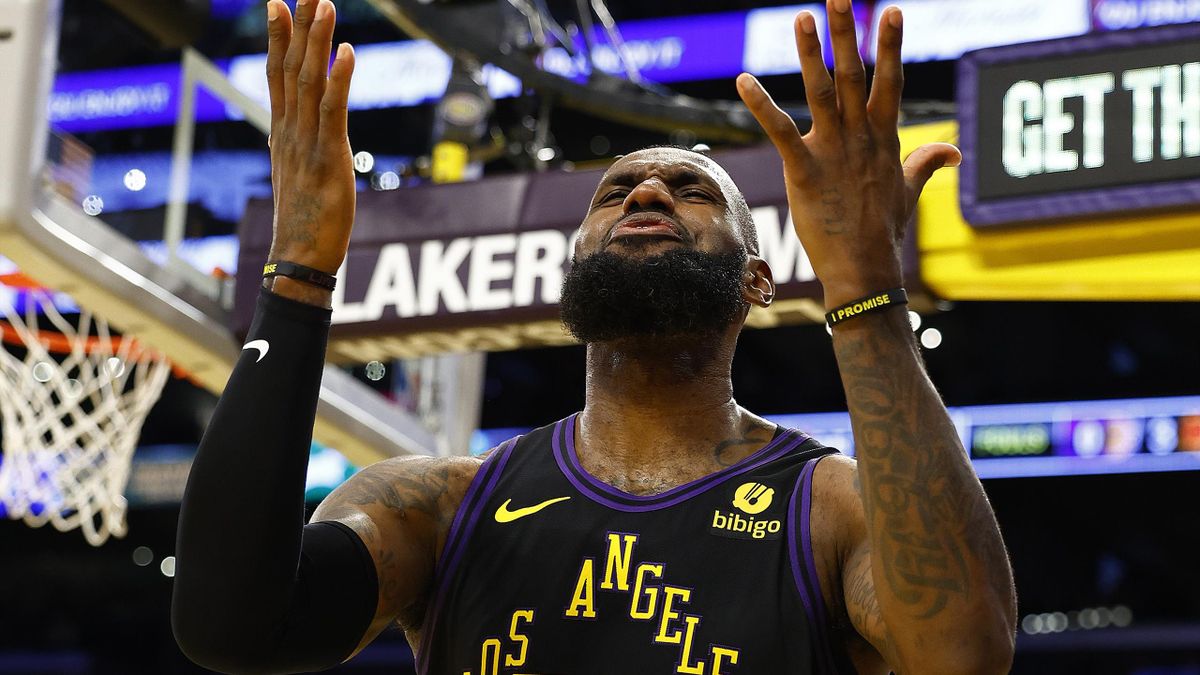 NBA In-Season Tournament: LeBron James emulates Kobe Bryant as LA Lakers make semis, Milwaukee Bucks through - Eurosport