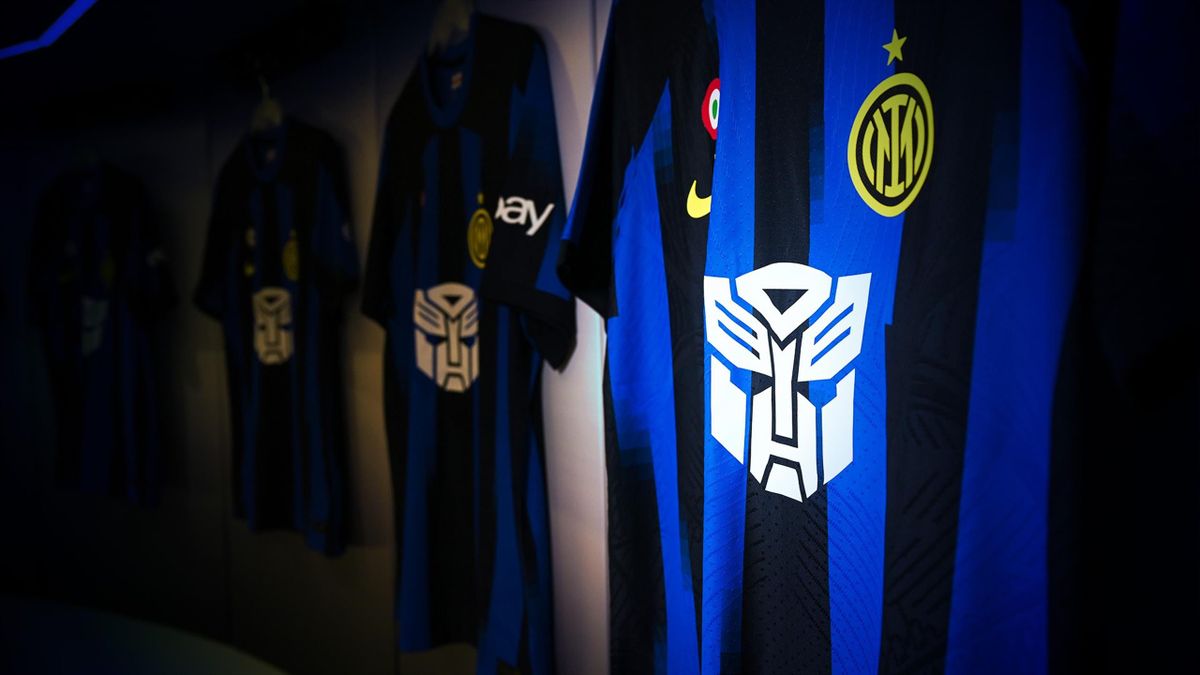 Inter, le maglie con il logo dei Transformers vanno a ruba: sono