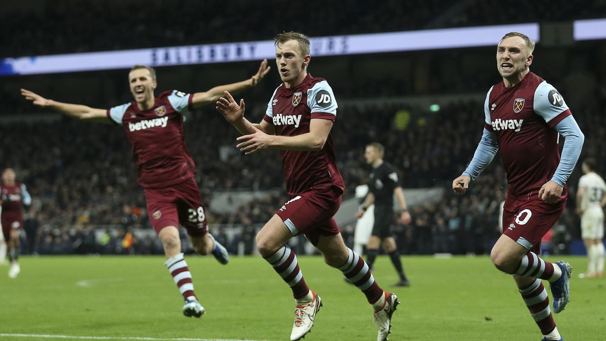 West Ham 3-1 Chelsea - Michail Antonio scores stunner as 10-man Hammers  beat rivals in entertaining London derby - Eurosport
