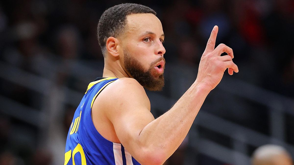 NBA - Stephen Curry va prolonger aux Golden State Warriors jusqu'en 2027 -  Eurosport