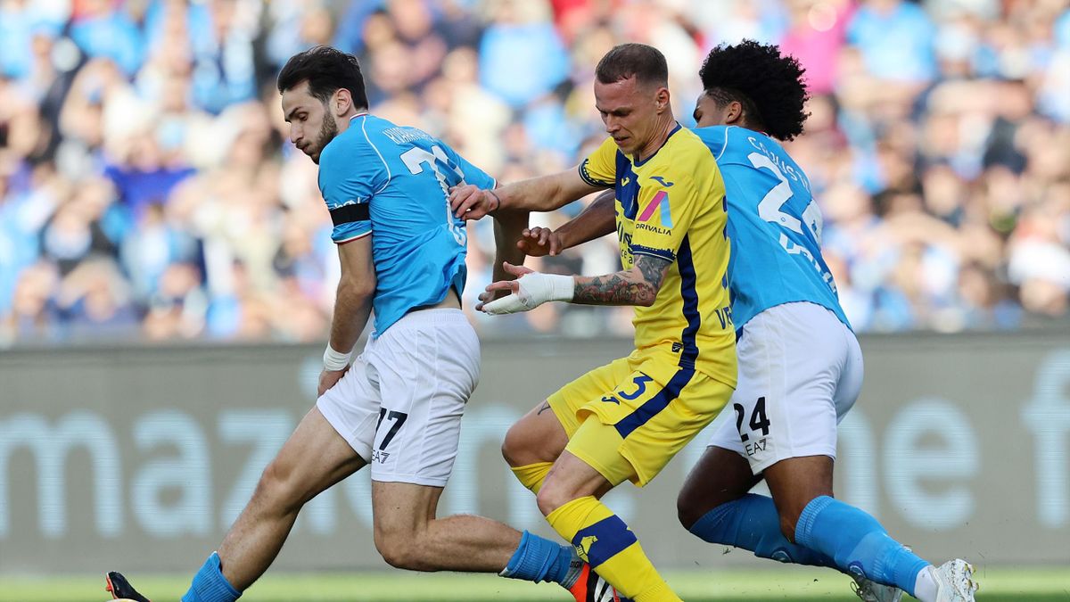 Napoli v Hellas Verona result - Serie A latest as Kvaratskhelia seals late  dramatic win for hosts