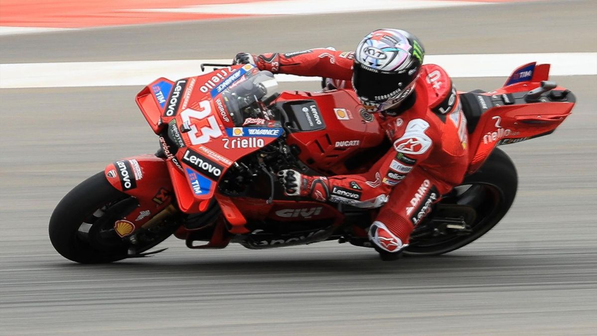 MotoGP Enea Bastianini beats Maverick Vinales and Jorge Martin to