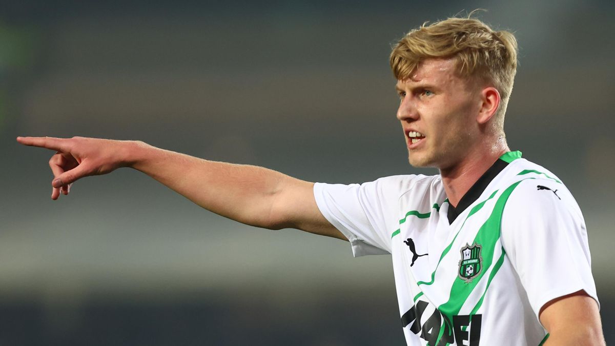 Josh Doig Exclusive: Sassuolo and Scotland star on 'crazy' Italian fans, inverted full-backs and Scottish warriors - Eurosport