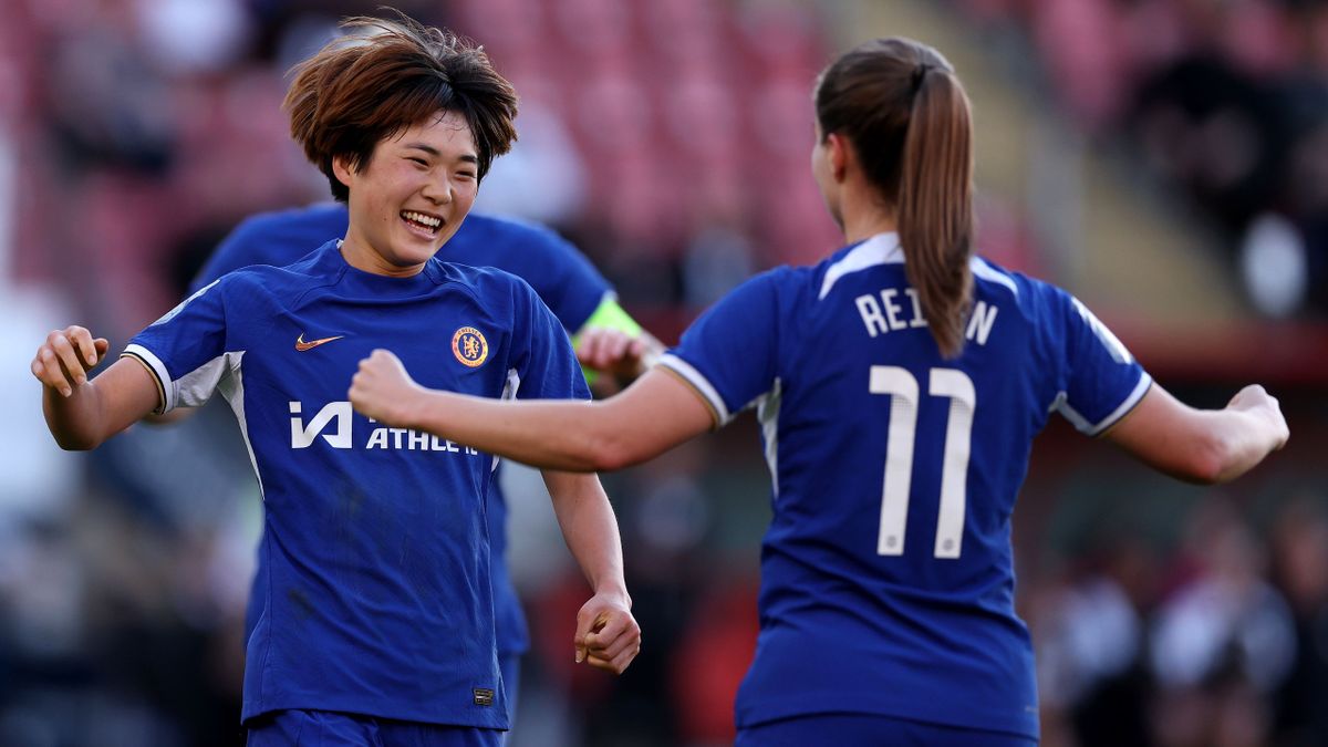 Chelsea return to top of the WSL with 1 0 victory over Tottenham title chance now in their own hands Eurosport