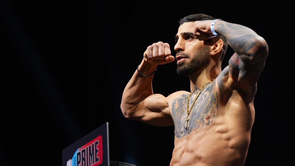 UFC Topuria ya luce el short de campeon de la UFC Visualiza quien quieres ser. Eurosport