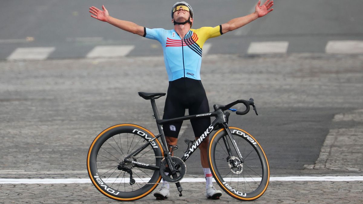 Paris 2024 Olympics Cycling Men s Road Race Remco Evenepoel completes historic double ahead of French duo Eurosport
