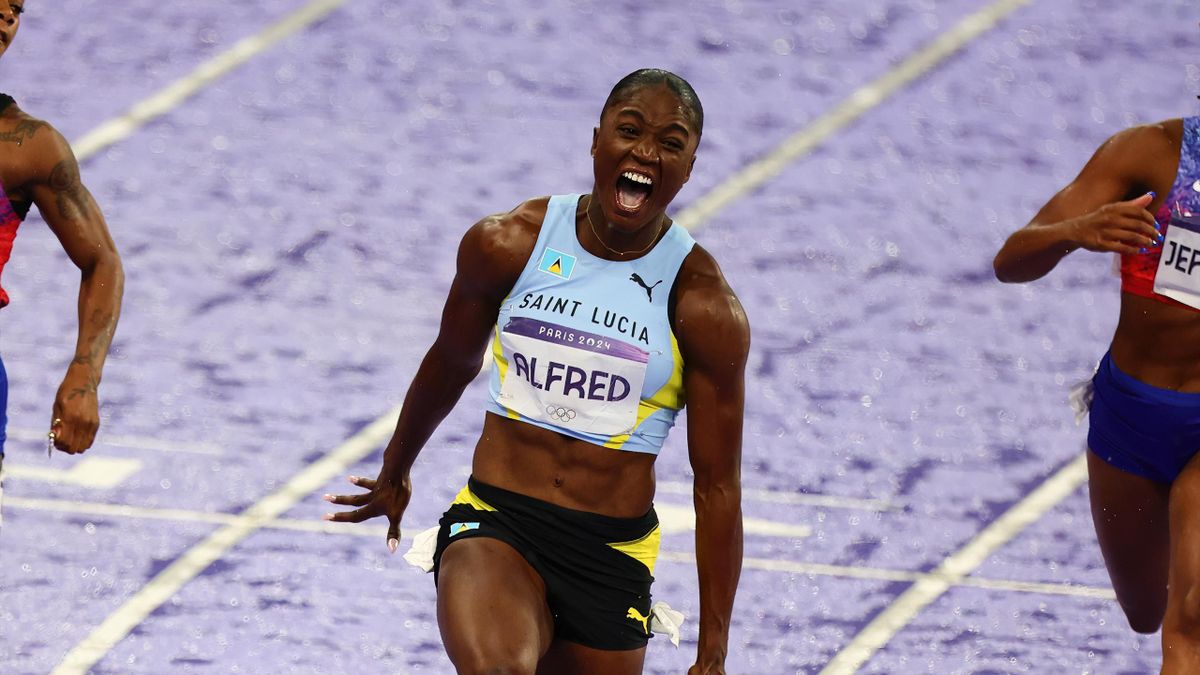 What is the women’s 100m world record? Who won the sprint race at the