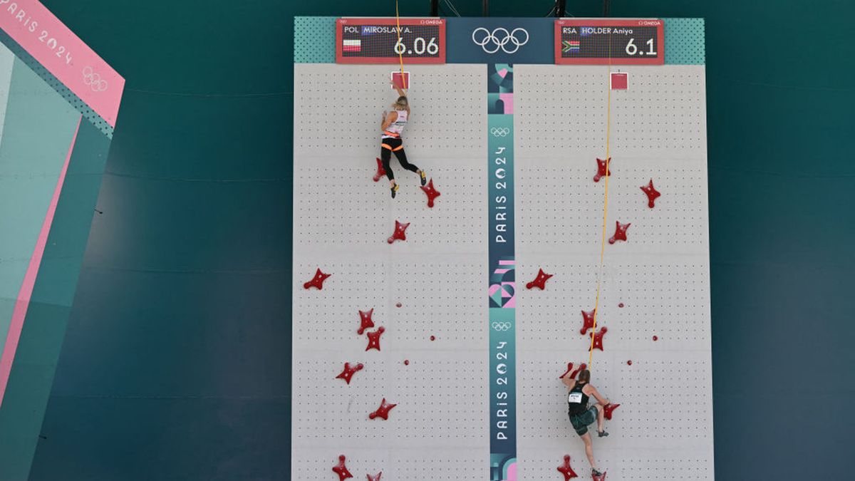 Aleksandra Miroslaw smashes world record twice in incredible speed climbing  Paris Olympics session - Unthinkable! - Eurosport