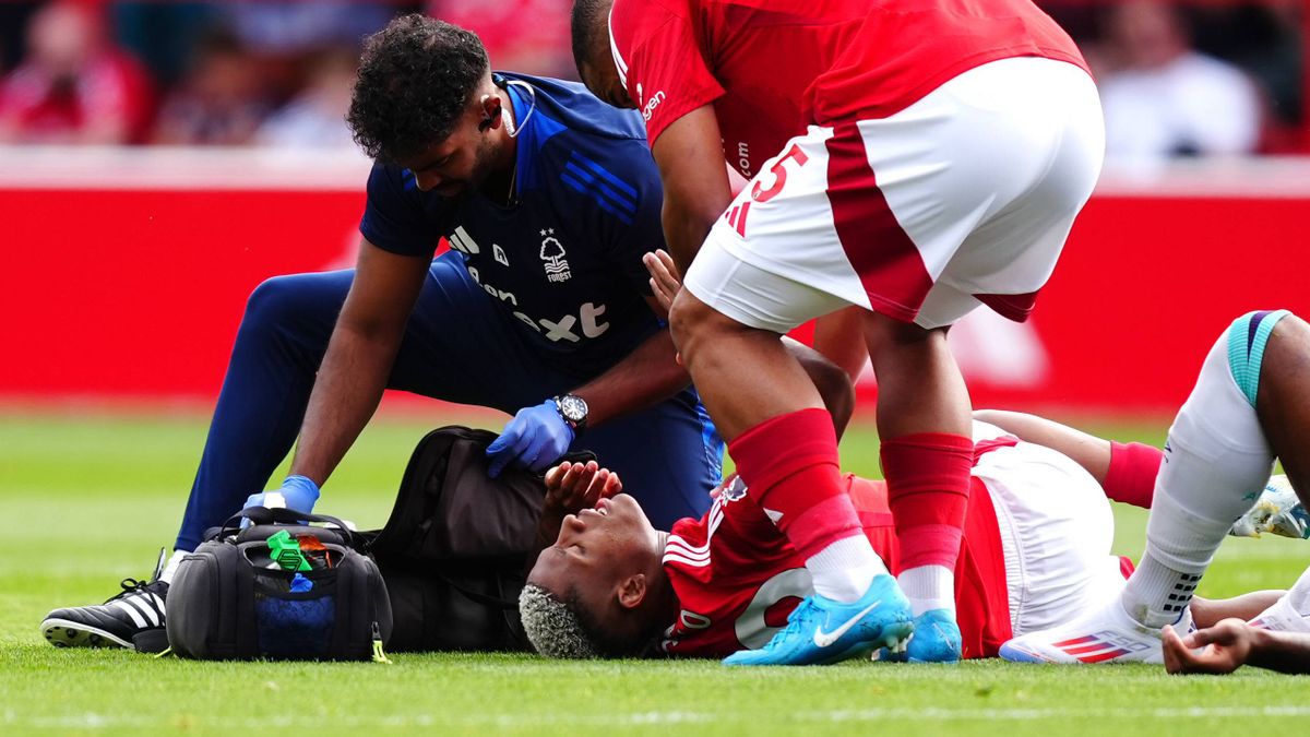 Nottingham Forest: Danilo knickt böse mit linkem Fuß um - Brasilianer ...
