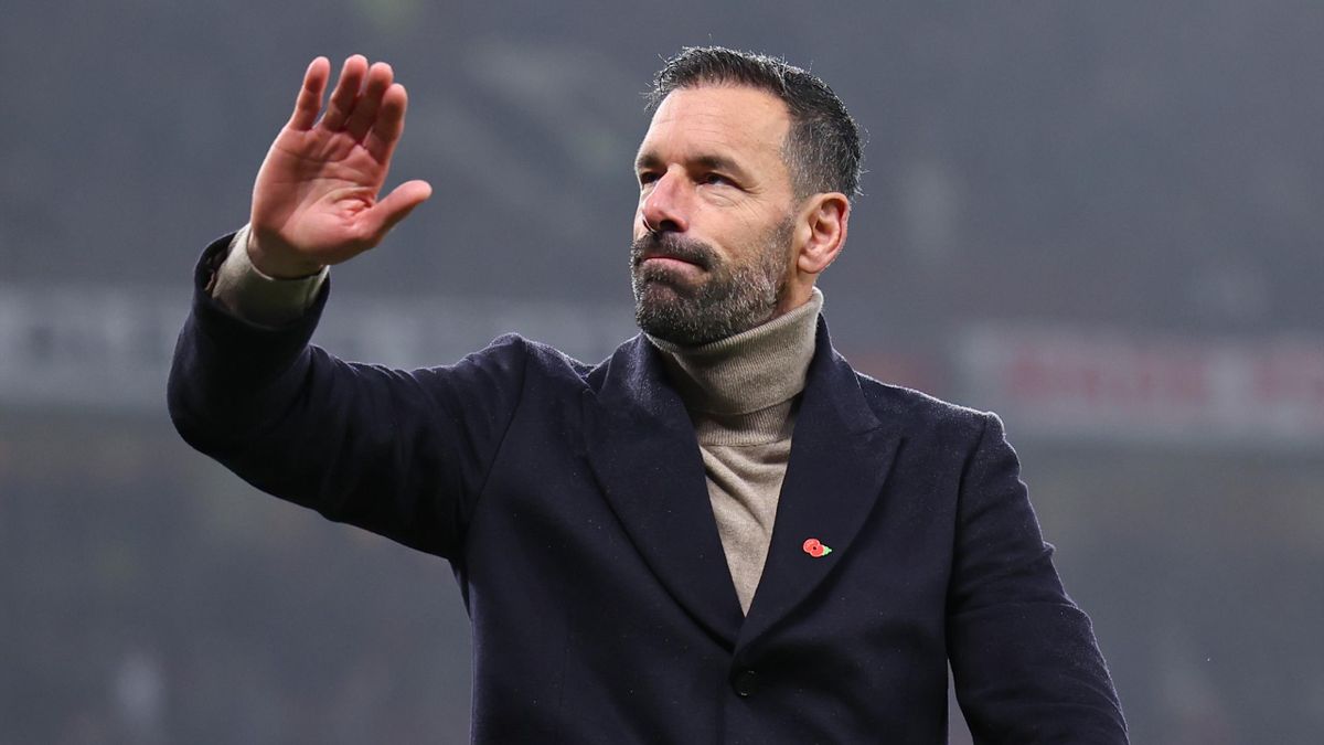 Ruud van Nistelrooy confirmed as new Leicester City boss after Steve Cooper exit, ex-Manchester United forward 'proud' - Eurosport