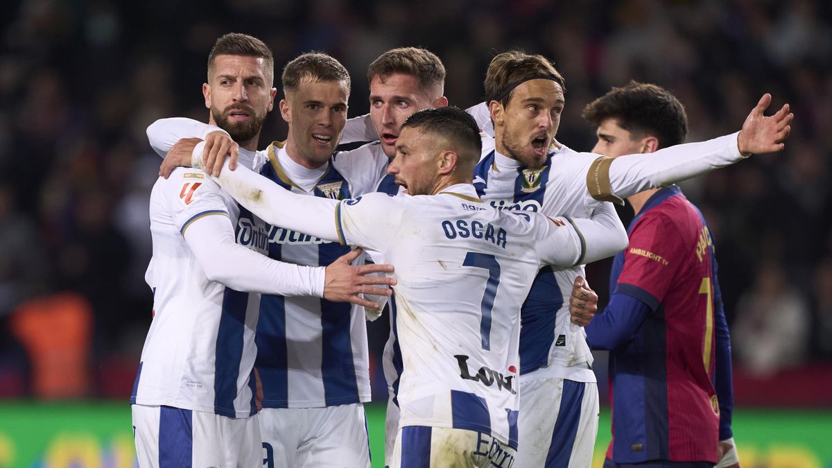 Barcelona 0 1 Leganes La Liga leaders Barca suffer shock loss to Leganes in second straight defeat at home Eurosport