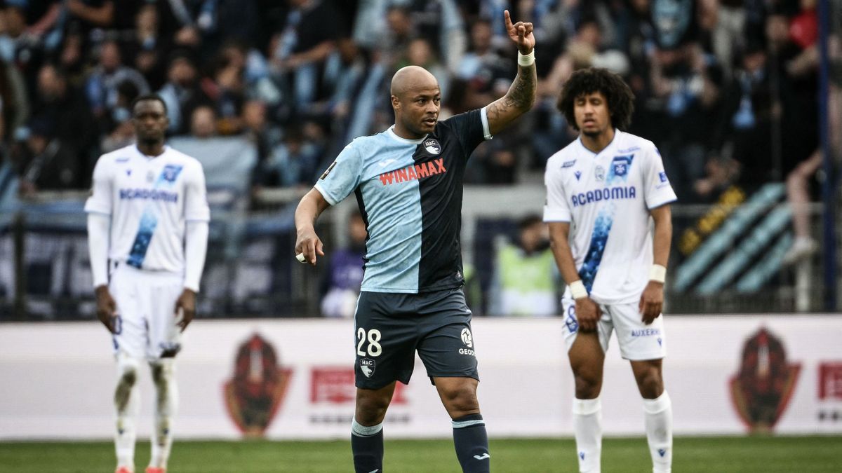 Andre Ayew - Đội Trưởng Lão Luyện Của Ghana Hành Trình Đầy Thách Thức và Tự Hào