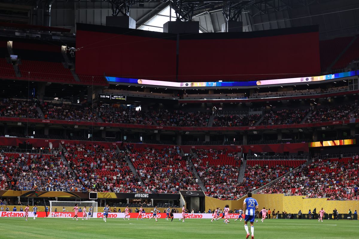 Wstydliwy problem Klubowych Mistrzostw Świata. FIFA robi dobrą minę do ...
