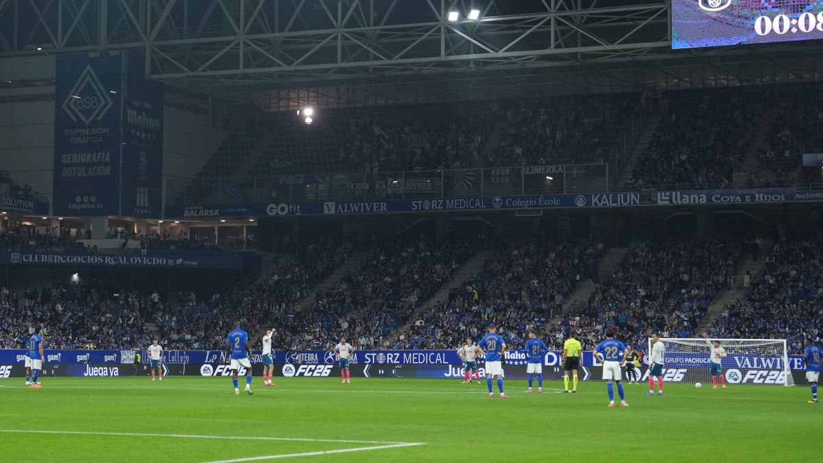 Hráči Realu Oviedo a Espanyolu prerušili hru.
