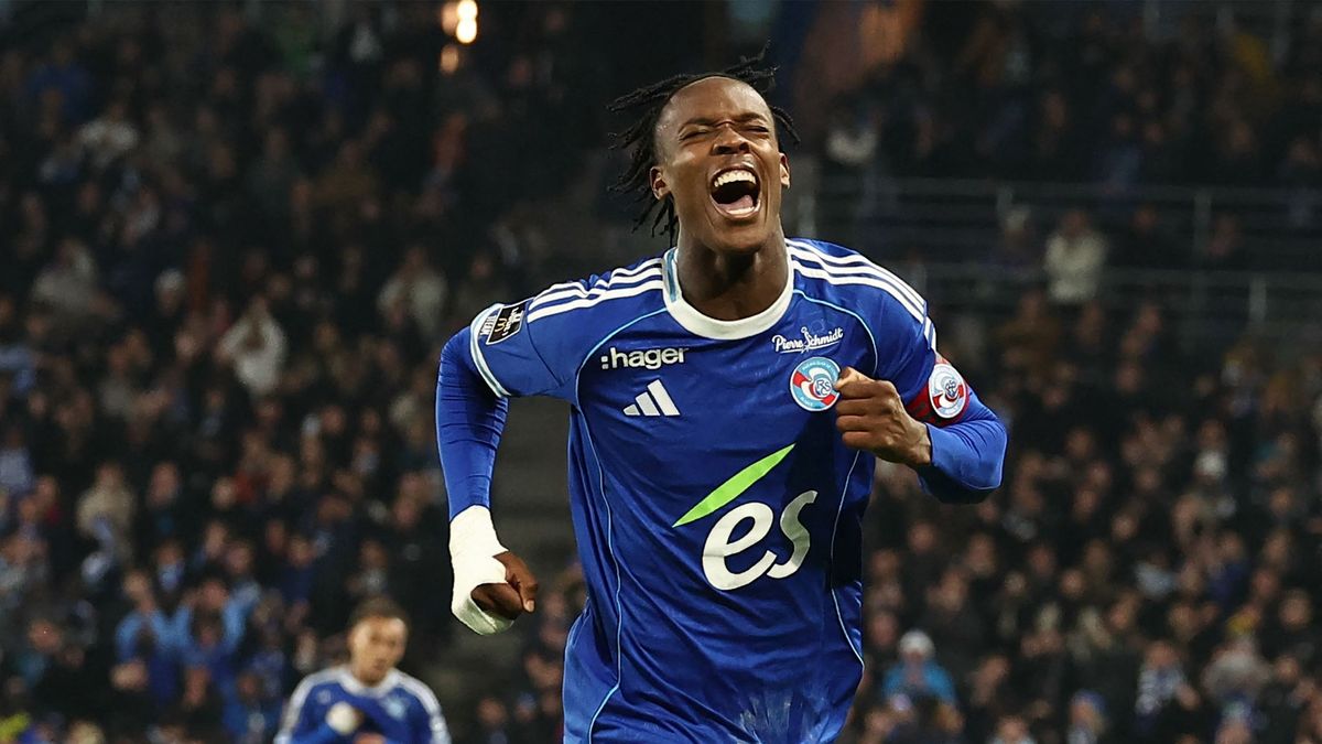 Le buteur de Strasbourg Emmanuel Emegha convoqué pour la première fois ...