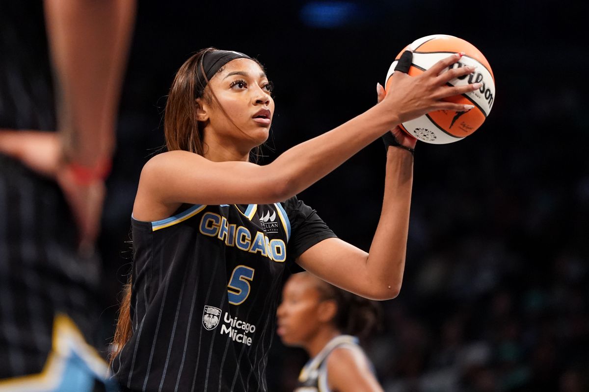 Gwiazda koszykówki Angel Reese przechodzi z Chicago Sky do Atlanta ...