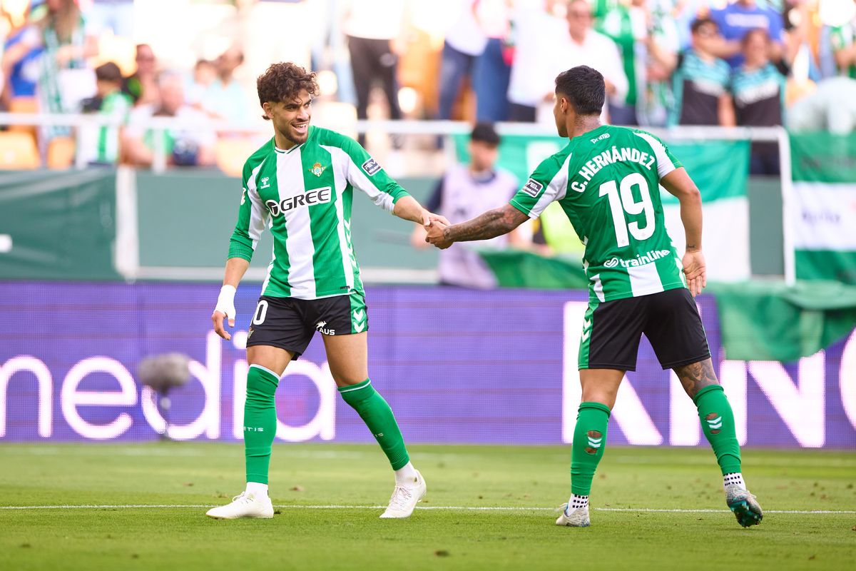 Betis golea 3-0 al Oviedo en medio de polémicas arbitrales y se aferra al quinto puesto — image 5