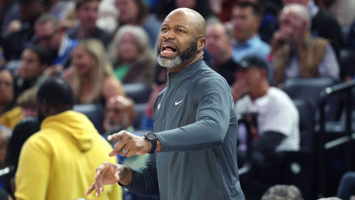 Jamahl Mosley zwolniony z funkcji trenera koszykarzy Orlando Magic po ...