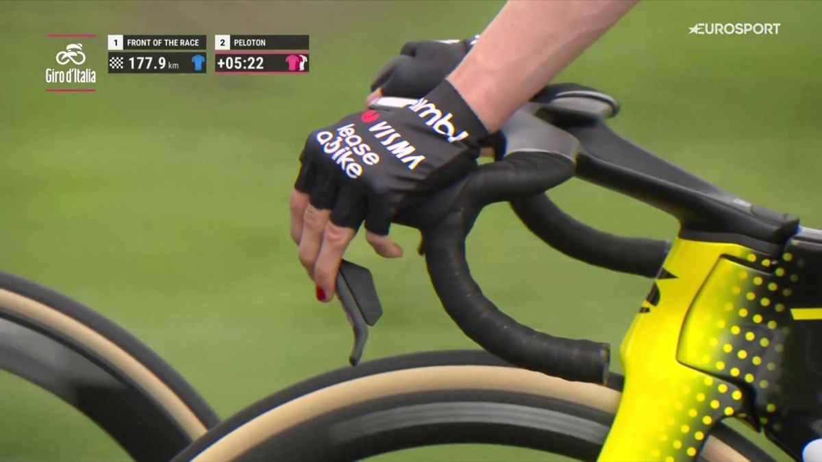 Jonas Vingegaard grapt én waarschuwt vlak voor lastige Giro-rit - 