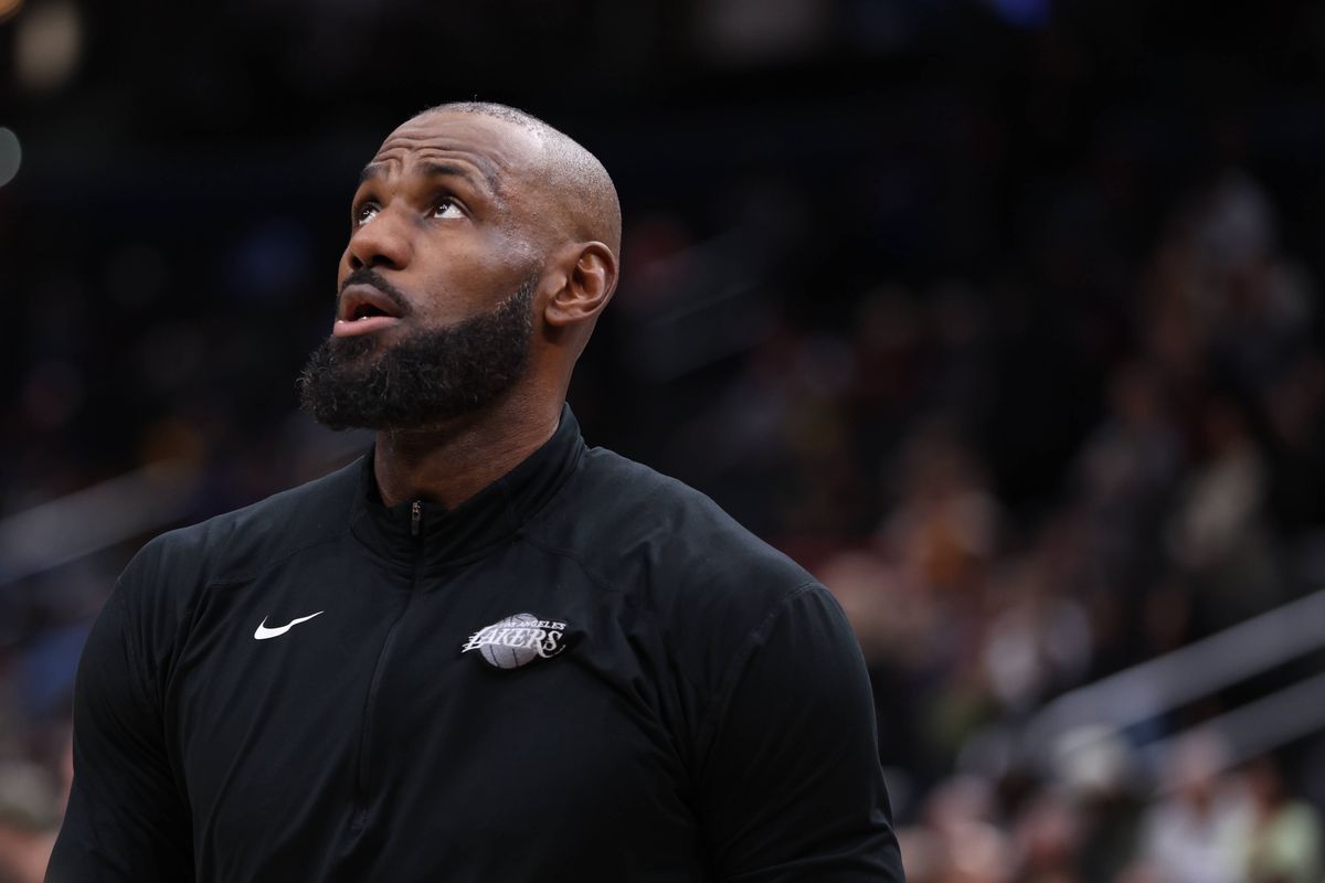 victor-wembanyama-et-les-spurs-contre-okc-pour-d-buter-lebron-james