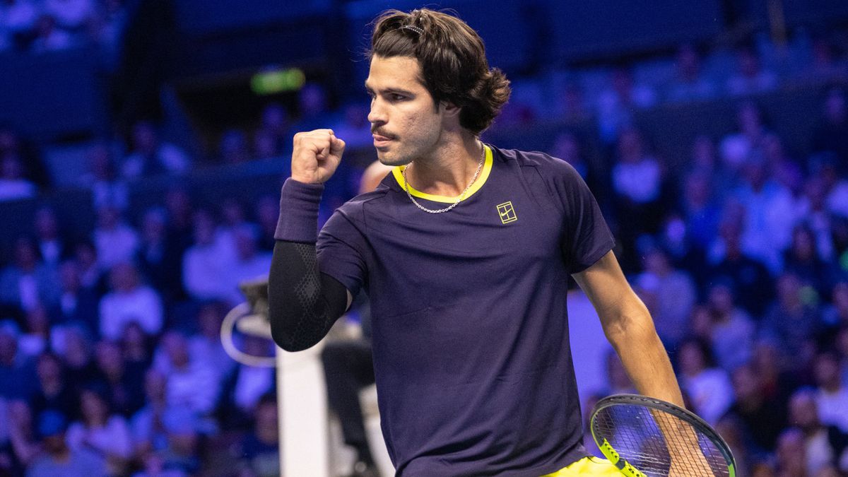 ATP 500 Viena 2026 | VÍDEO: Carlos Alcaraz clava un 'passing' imposible  marca de la casa ante Khachanov - Eurosport