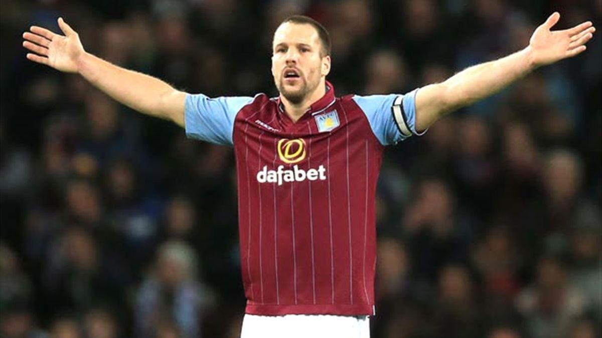 Aston Villa Offer Ron Vlaar New Deal Eurosport