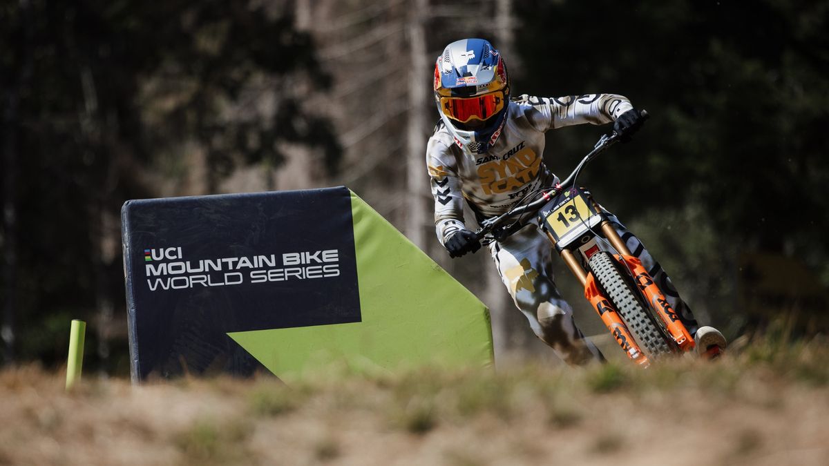 UCI Downhill World Cup 2023 LIVE - Marine Cabirou and Oisin OCallaghan win in Snowshoe