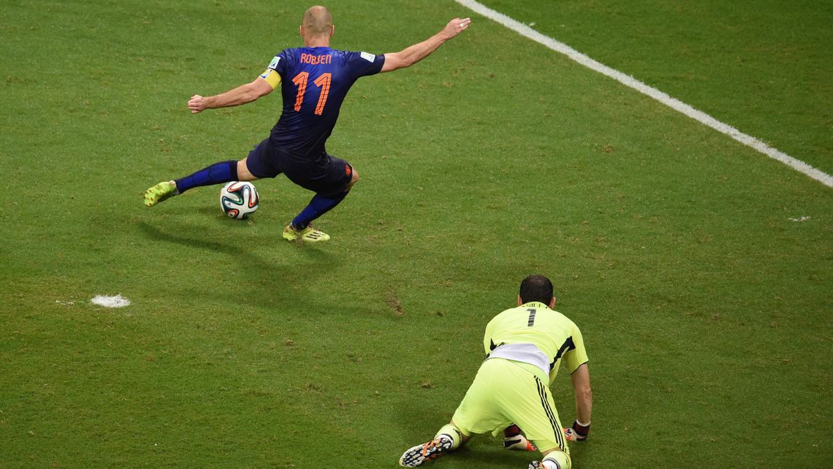 Dutch rip Spain to shreds with astonishing display - Eurosport