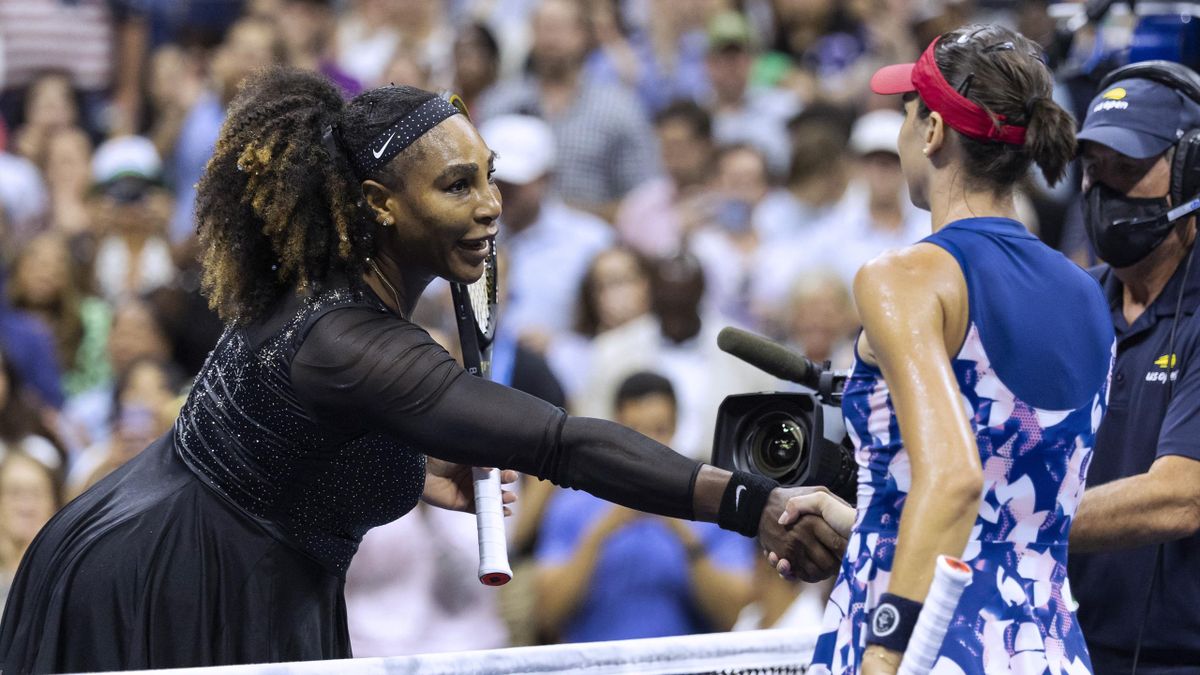 Serena Williams gratulál utolsó legyőzőjének, Alja Tomljanovicsnak.