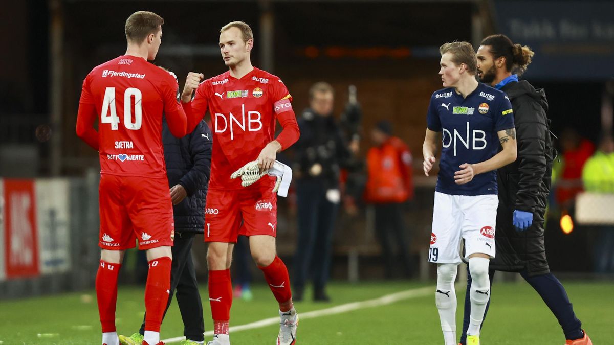 Morten Sætra byttes inn for Viljar Myhra som slet med svimmelhet.