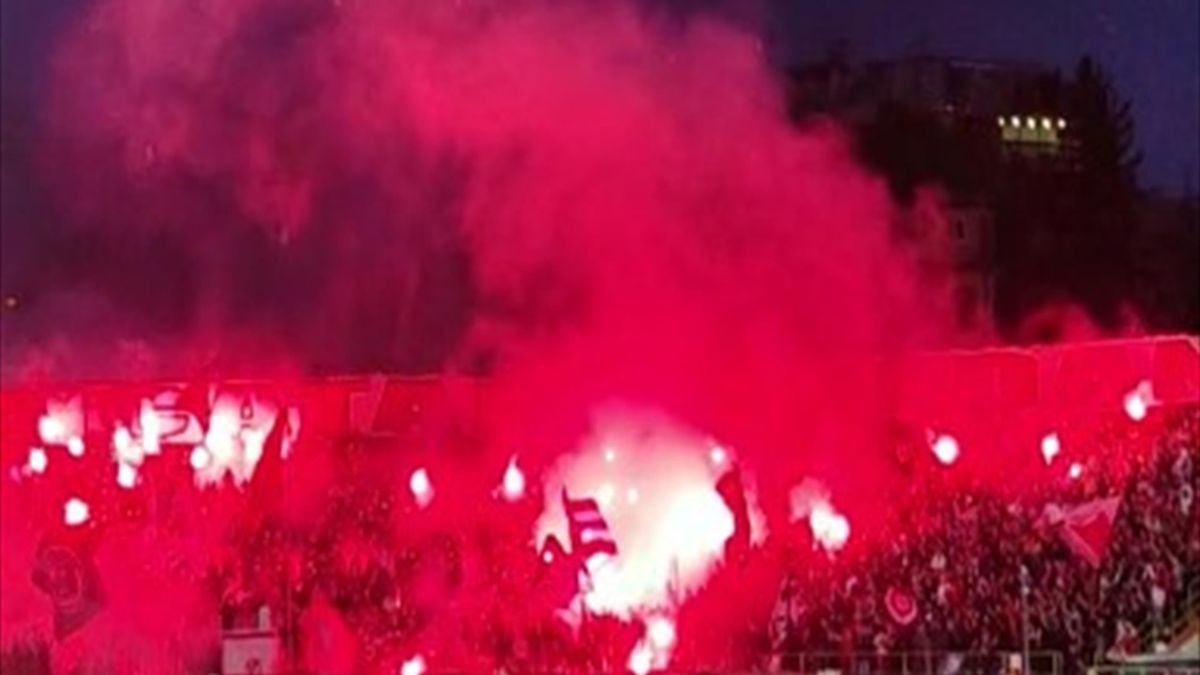 Fanii lui Dinamo crează o atmosferă de zile mari la meciul cu U Cluj