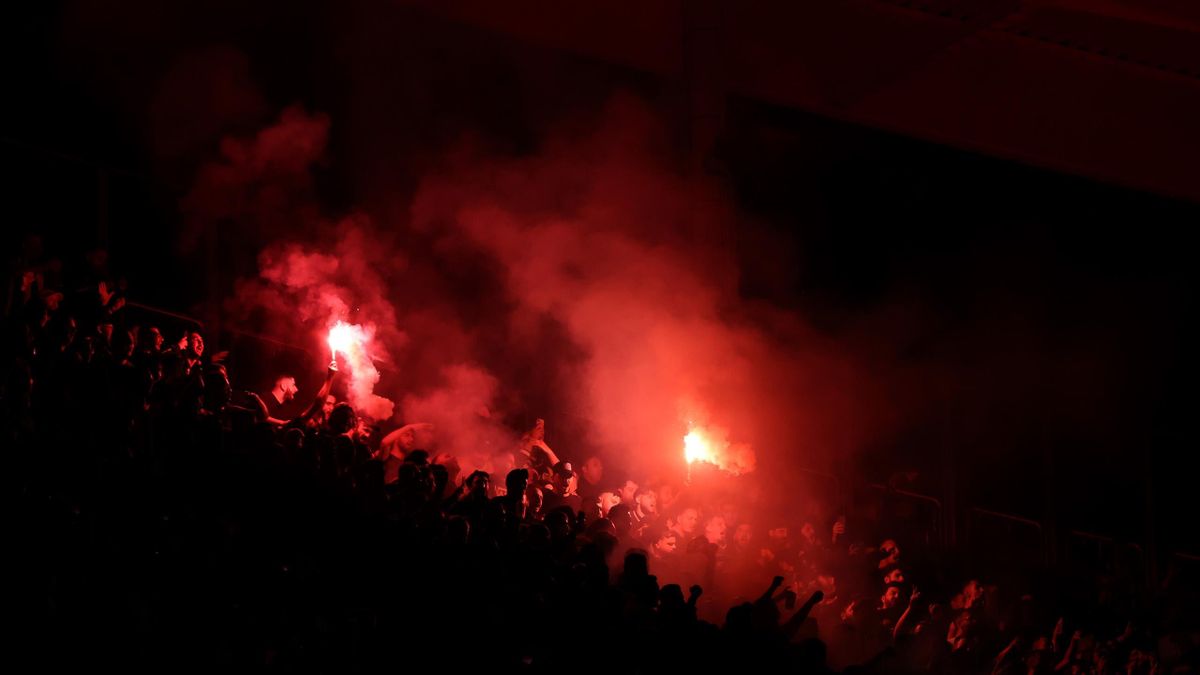 Europa League Eintracht Frankfurt Anhanger Randalieren Vor Dem Spiel In Antwerpen Eurosport