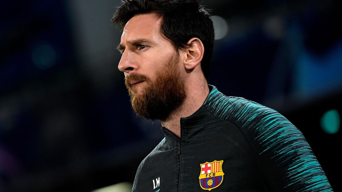 Lionel Messi pare obligat să continue la Barcelona încă un sezon