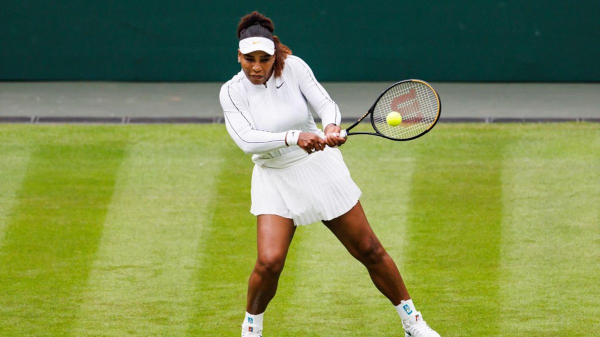 Serena Williams entrenando en Wimbledon 2022