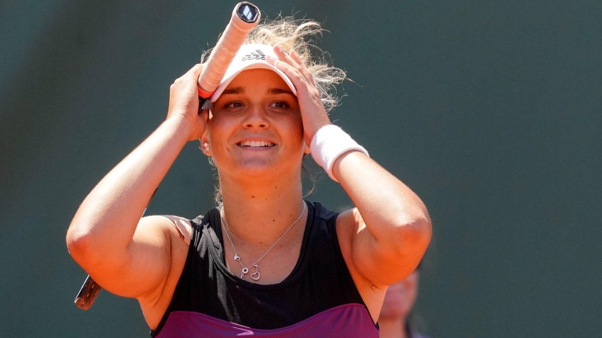WTA Lausanne Clara Burel renverse Caroline Garcia et s'offre sa