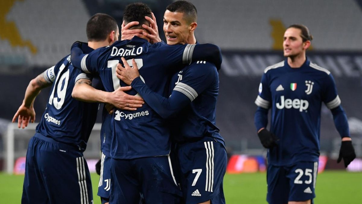 Juventus-Sassuolo 3-1: Danilo-Ramsey-Ronaldo, neroverdi in 10 dal 45' per  il rosso a Obiang - Eurosport
