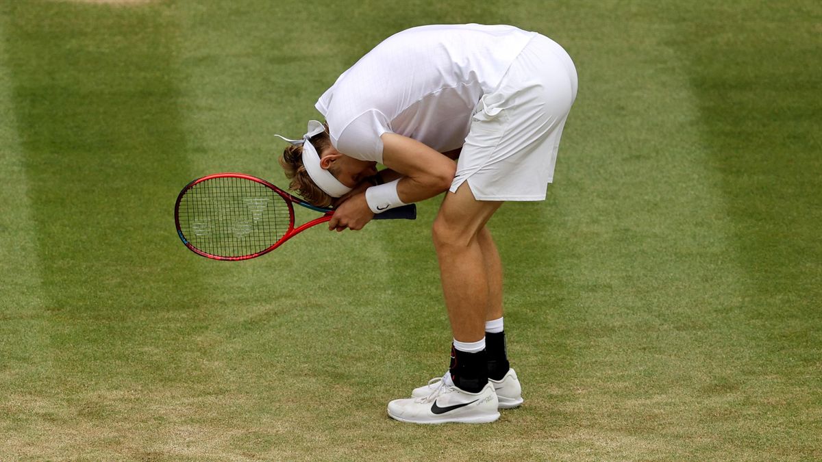 Denis Shapovalov lors de son quart de finale contre Karen Khachanov à Wimbledon 2021