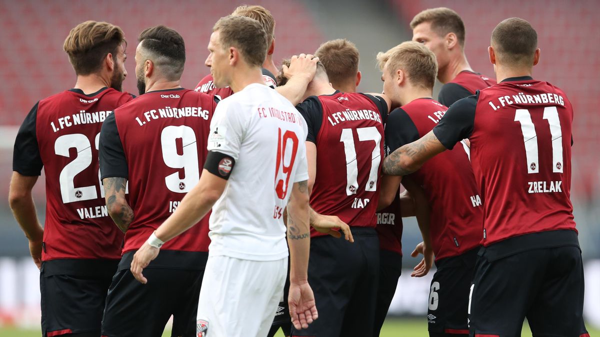Der 1. FC Nürnberg jubelt über die Tore von Fabian Nürnberger gegen den FC Ingolstadt