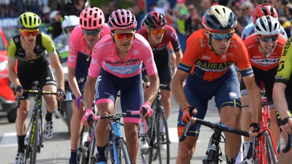 Richard Carapaz im Maglia Rosa beim Giro 2019