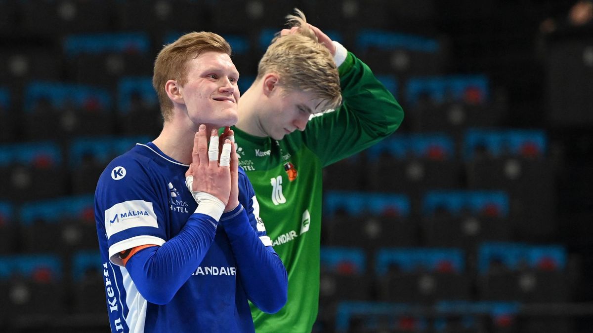 Viktor Hallgrimsson (r.) und Omar Ingi Magnusson (Island) - Handball-EM