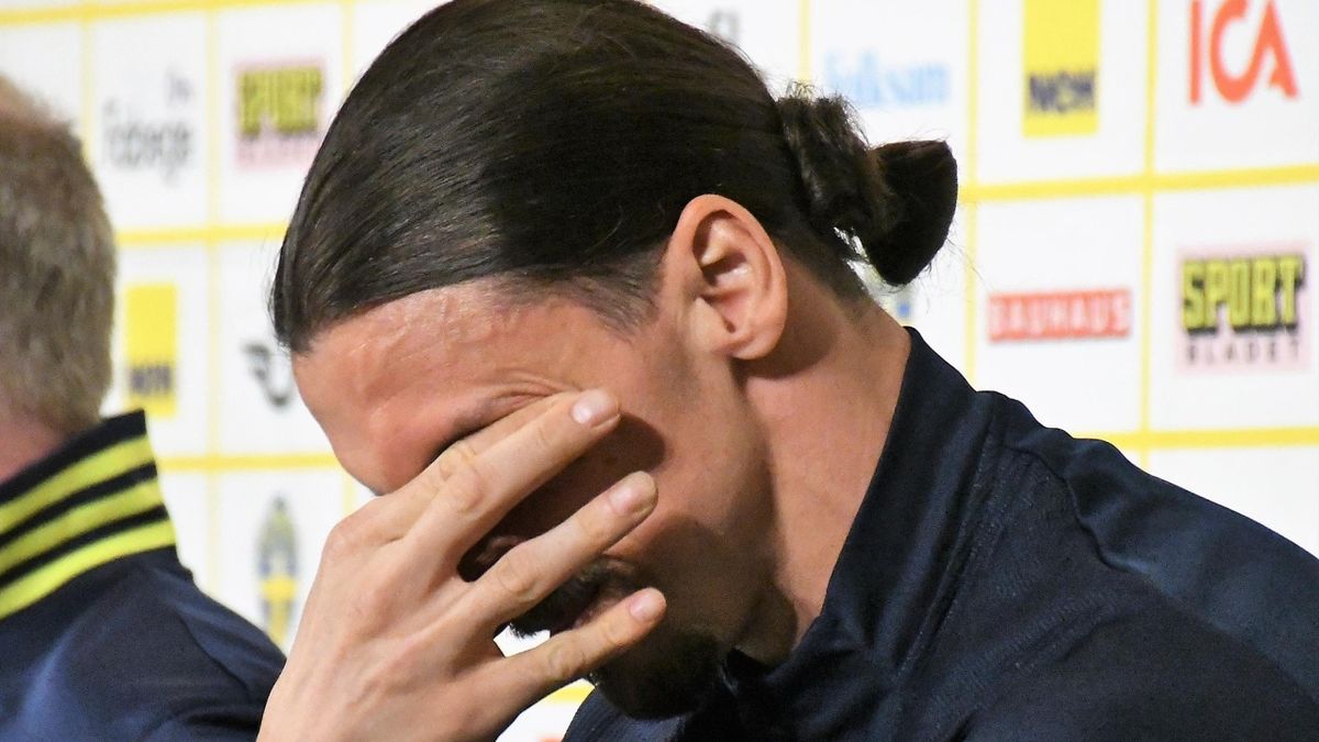 Zlatan Ibrahimovic Bricht Auf Pk In Tranen Aus Emotionale Ruckkehr In Die Nationalmannschaft Eurosport
