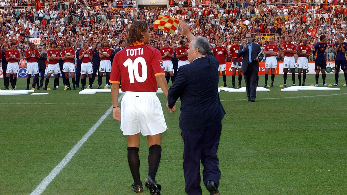 Francesco Totti Nella Hall Of Fame Giallorossa Il Racconto Della Sua Storia Con La Roma Eurosport