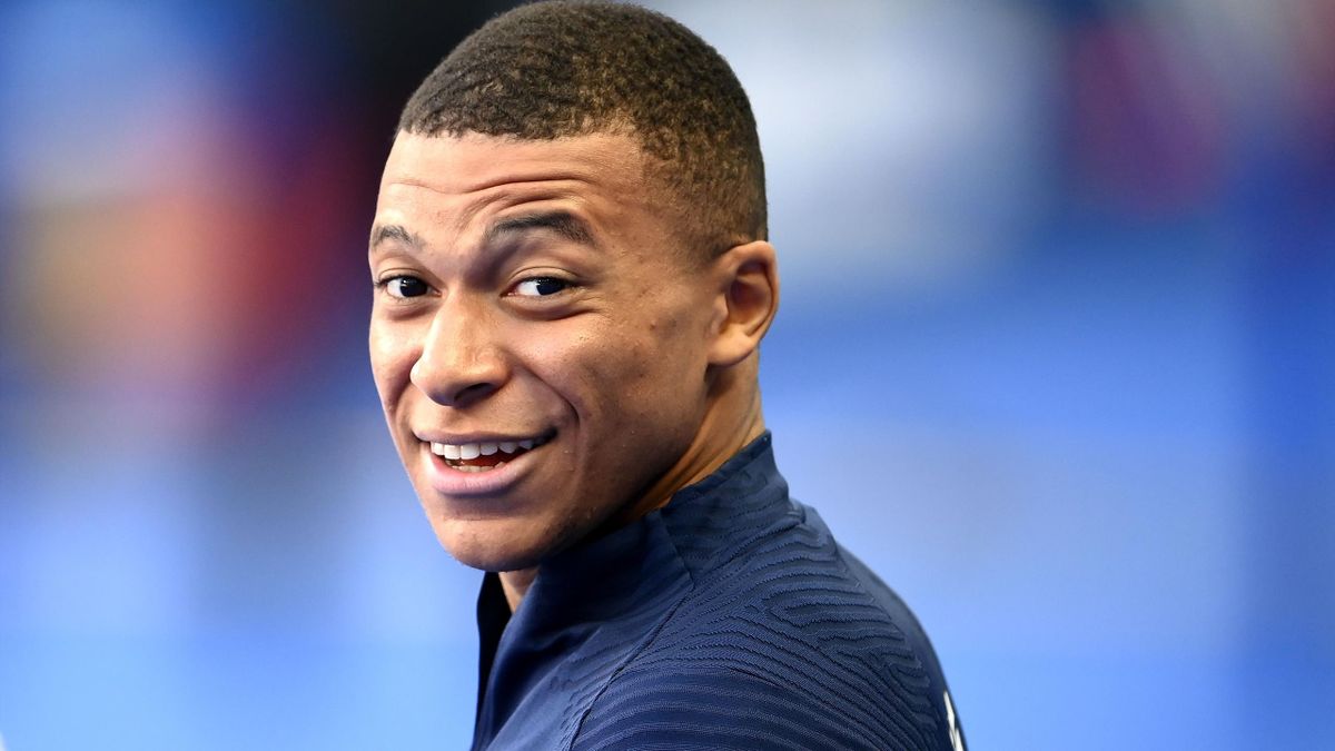Kylian Mbappe in training with France