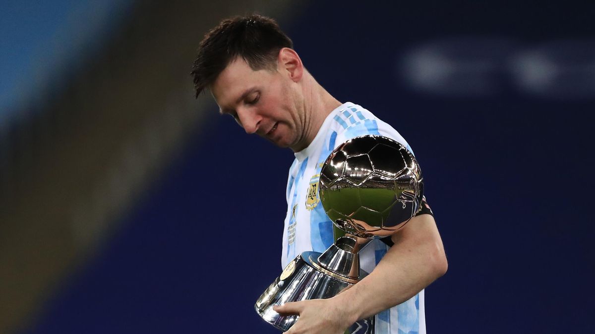 Lionel Messi mit dem Top-Scorer-Award bei der Copa