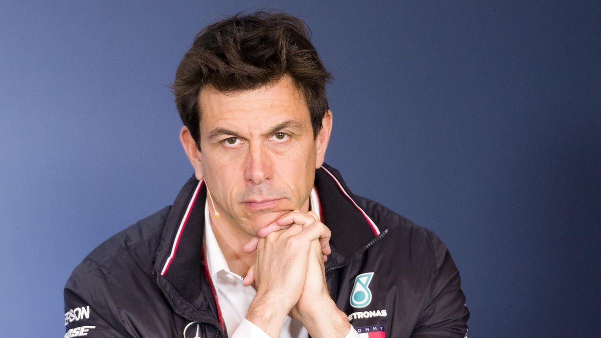 Toto Wolff Mercedes Nous Nous Sommes Fait Bouffer Dans Les Lignes Droites Eurosport