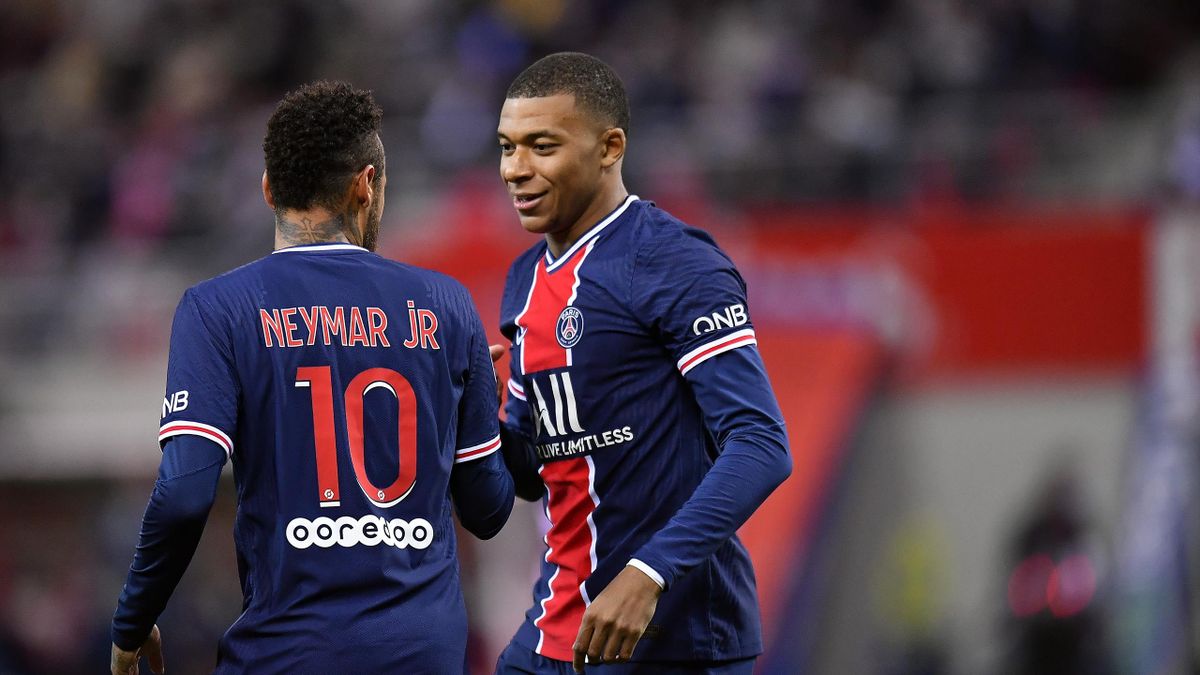 Neymar et Kylian Mbappé lors de Reims-PSG / Ligue 1