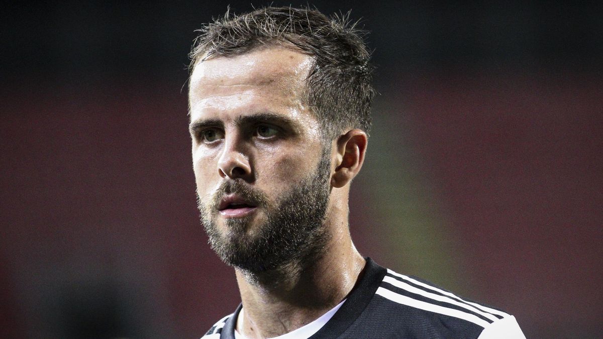 Miralem Pjanic Vom Fc Barcelona Positiv Auf Corona Getestet Eurosport