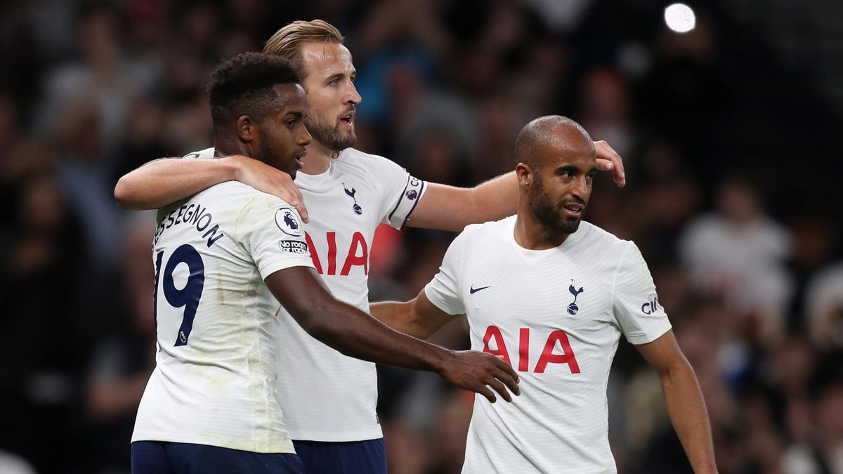 LONDON, ENGLAND - AUGUST 26: Harry Kane of Tottenham Hotspur celebrates with Ryan Sessegnon and Lucas Moura after scoring their team's second goal during the UEFA Conference League Play-Offs Leg Two match between Tottenham Hotspur and Pacos de Ferreira at