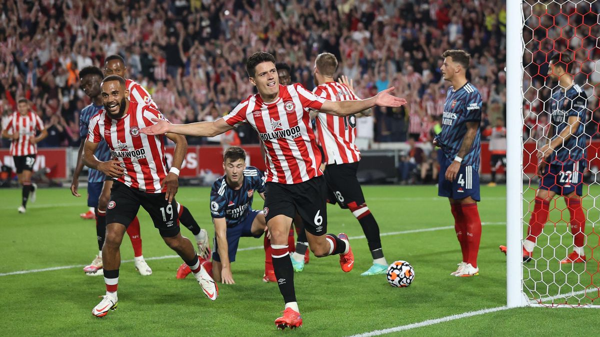 Sergi Canos and Christian Norgaard give Brentford unforgettable opening  night victory over Arsenal - Eurosport